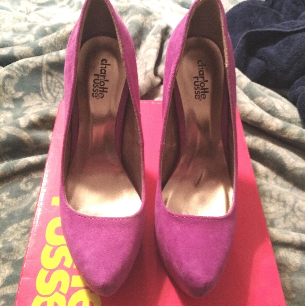 Charlette Russe fuscia suede high heeled shoes